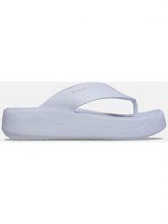 Crocs Japonki "Getaway" w kolorze błękitnym rozmiar: 34/35. Niebieskie klapki Crocs, bez wzorów, z tworzywa sztucznego, bez obcasa, na platformie. Za 83.62 zł.