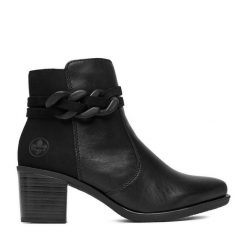 Botki Rieker. Czarne botki Rieker, bez wzorów, bez obcasa, na słupku, bez zapięcia. Za 399.99 zł.
