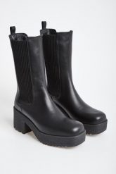 Botki damskie Guglia WEEKEND MAX MARA. Botki Weekend Max Mara, bez wzorów, bez obcasa, bez zapięcia. W wyprzedaży za 1,147.30 zł.