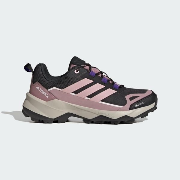 Buty trekkingowe Terrex Skychaser AX5 GORE-TEX Hiking. Czarne trekkingi Adidas, z gore-texu, do biegania. Za 529.00 zł.