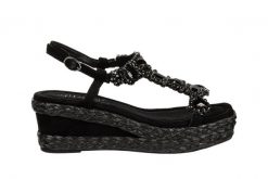 Sandały Laura Vita Marieo 11 Noir 202075, Czarny, Skóra ekologiczna - 38. Czarne sandały Laura Vita, bez wzorów, z gumy, eleganckie, bez obcasa, na koturnie, bez zapięcia. W wyprzedaży za 179.10 zł.