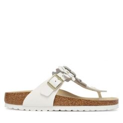 Japonki Birkenstock. Białe klapki Birkenstock, bez wzorów, bez obcasa. Za 599.99 zł.