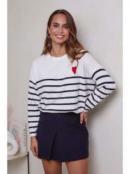 Soft Cashmere Sweter w kolorze biało-granatowym rozmiar: 38/40. Białe swetry Soft Cashmere, bez wzorów, bez ramiączek. Za 132.36 zł.