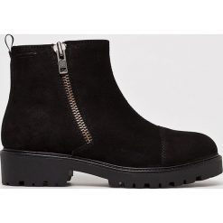 Vagabond - Botki Kenova. Czarne botki Vagabond, bez wzorów, z materiału, bez obcasa, bez zapięcia. W wyprzedaży za 439.90 zł.
