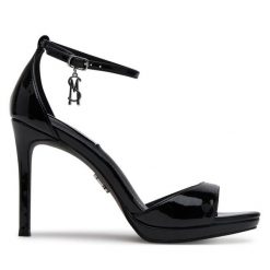 Szpilki Steve Madden. Czarne szpilki Steve Madden, bez wzorów, bez obcasa, na szpilce, bez zapięcia. Za 439.99 zł.