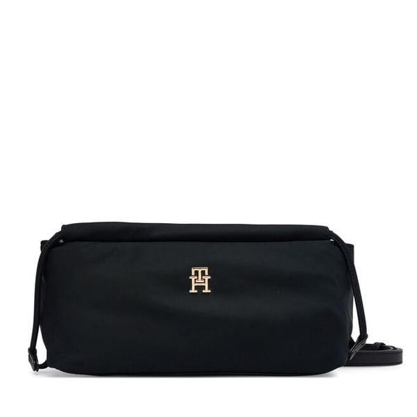 Torebka Tommy Hilfiger. Czarne listonoszki TOMMY HILFIGER, bez wzorów, bez dodatków. Za 329.99 zł.