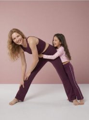 Sportowe legginsy flare Active - czerwony. Czerwone legginsy Sinsay, l, bez wzorów, na fitness i siłownię. Za 49.99 zł.