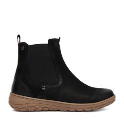 Botki Go Soft. Czarne botki GO SOFT, bez wzorów, bez obcasa, na płaskiej podeszwie, bez zapięcia. Za 249.99 zł.