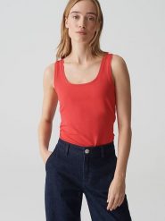 OPUS Top w kolorze czerwonym rozmiar: 38. Czerwone topy Opus, bez wzorów, bez kołnierzyka, bez ramiączek. Za 46.95 zł.