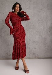 Czerwona Wieczorowa Sukienka VICES z Siateczki z Kwiatowym Wzorem z Weluru Azinene. Czerwone sukienki Renee, l, bez wzorów, z koronki, wizytowe, bez kołnierzyka, bez ramiączek, maxi, oversize. Za 129.99 zł.