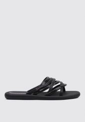 Klapki damskie Ipanema 83606AW816. Czarne klapki Ipanema, bez wzorów, z materiału, bez obcasa. Za 67.99 zł.