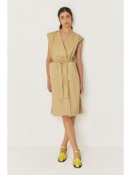 SKFK Sukienka "Lurra" w kolorze beżowym rozmiar: onesize. Brązowe sukienki SKFK, na co dzień, bez wzorów, z bawełny, bez kołnierzyka, bez ramiączek, midi, proste. Za 304.99 zł.