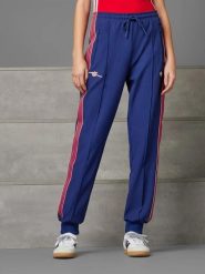 Adidas Spodnie dresowe w kolorze granatowym rozmiar: XL. Niebieskie spodnie dresowe Adidas, xl, bez wzorów, z dresówki. Za 144.58 zł.