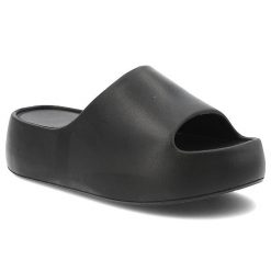 Czarne Klapki Filippo Wygodne Obuwie Damskie Na Platformie. Czarne klapki Filippo, bez wzorów, bez obcasa, na platformie. Za 79.99 zł.
