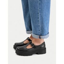 Półbuty Lasocki. Czarne czółenka Lasocki, bez wzorów, bez obcasa, na obcasie, bez zapięcia. Za 199.99 zł.