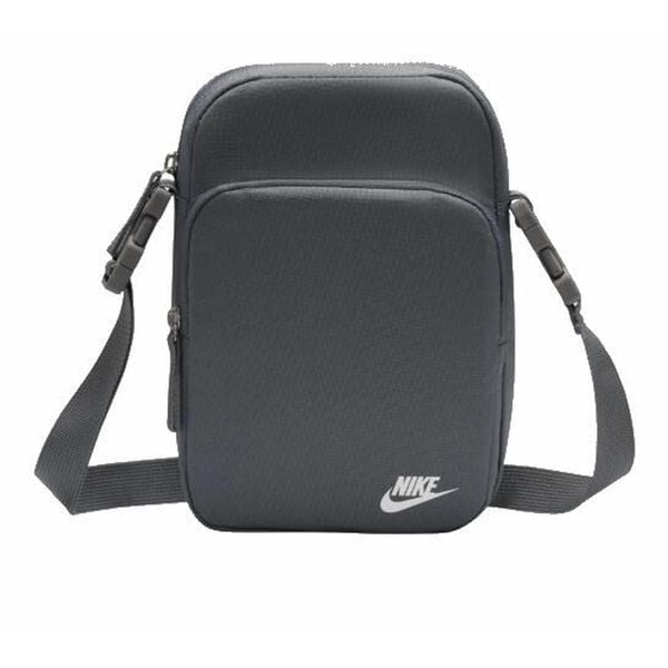 Saszetka na ramię Nike Nk Heritage Crossbody. Szare torby na ramię Nike, bez wzorów, sportowe, na ramię, bez dodatków. Za 110.99 zł.
