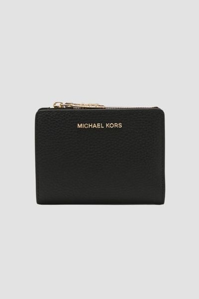 MICHAEL KORS Czarny portfel skórzany. Czarne portfele Michael Kors, bez wzorów, ze skóry. W wyprzedaży za 485.99 zł.