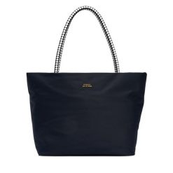 Torebka Tommy Hilfiger. Niebieskie shopper TOMMY HILFIGER, bez wzorów, z nylonu, marine, bez dodatków. Za 569.99 zł.