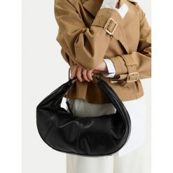 Torebka GINO ROSSI. Czarne torebki klasyczne Gino Rossi, bez wzorów, bez dodatków. Za 249.99 zł.