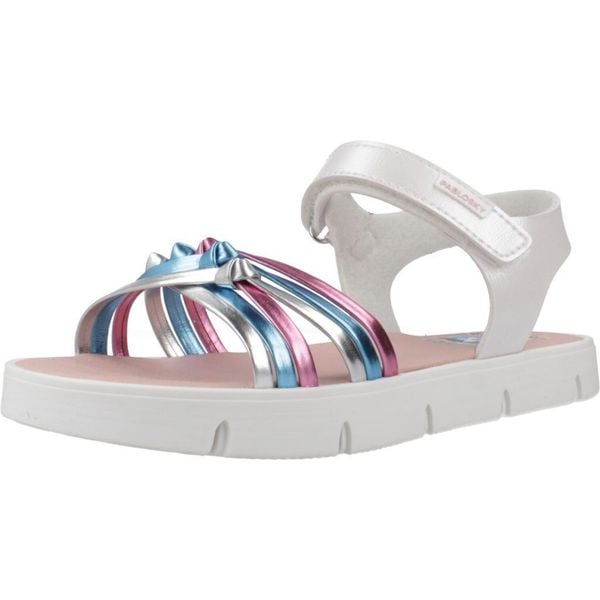 Sandały PABLOSKY 441004P Biały. Białe sandały PABLOSKY, bez wzorów, z syntetyku, bez obcasa, bez zapięcia. Za 210.99 zł.