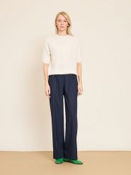 BGN Sweter w kolorze kremowym rozmiar: 40. Brązowe swetry BGN, bez wzorów, bez ramiączek. Za 121.99 zł.