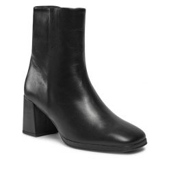Botki Gabor. Czarne botki Gabor, bez wzorów, bez obcasa, na słupku, bez zapięcia. Za 399.99 zł.