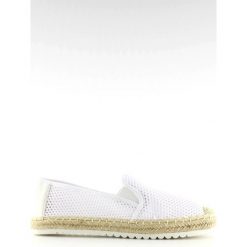 Slip-on espadryle białe BB03P White. Białe espadryle ButyModne, bez wzorów, z materiału, bez obcasa, bez zapięcia. W wyprzedaży za 79.00 zł.