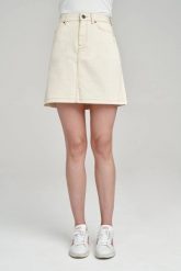LEE SEASONAL SKIRT DAMSKA SPÓDNICA MINI OFF WHITE L38ACXFR 112108133. Białe spódnice Lee, l, bez wzorów, mini. Za 129.99 zł.