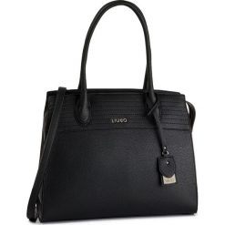 Torebka LIU JO - M Tote N19044 E0027 Nero 22222. Czarne torebki klasyczne Liu Jo, bez wzorów, ze skóry ekologicznej, duże, bez dodatków. W wyprzedaży za 319.00 zł.