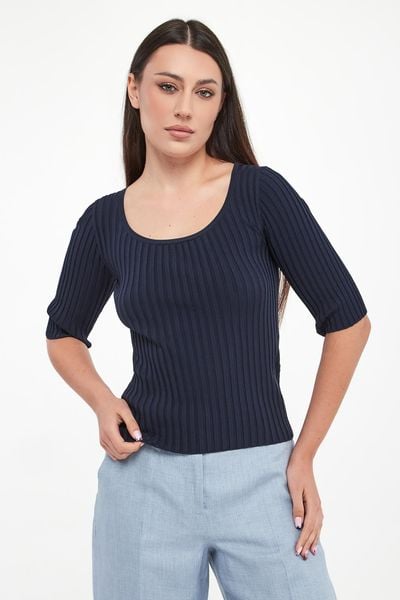 Bluzka damska prążkowana Guglia WEEKEND MAX MARA. Bluzki Weekend Max Mara, s, bez wzorów, prążkowane, bez kołnierzyka, bez ramiączek. Za 889.00 zł.