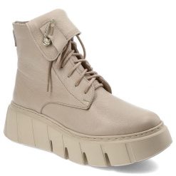 Beżowe Botki Armodo Modne Obuwie Damskie. Brązowe botki Armodo, bez wzorów, z materiału, za kolano, bez obcasa, bez zapięcia. Za 369.00 zł.