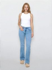Jeansy flare low waist - niebieski. Niebieskie jeansy Sinsay, bez wzorów. Za 59.99 zł.