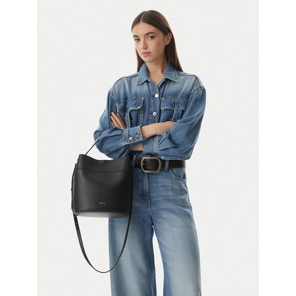 Torebka Furla. Czarne torebki klasyczne Furla, bez wzorów, bez dodatków. Za 1,169.99 zł.