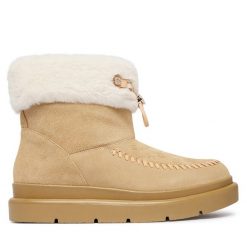 Śniegowce Guess. Brązowe trapery i śniegowce Guess. Za 714.99 zł.