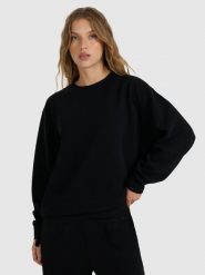 4F Bluza dresowa nierozpinana z modalem damska - czarna L. Czarne bluzy 4f, l, bez wzorów, z dresówki, bez kaptura. Za 179.99 zł.
