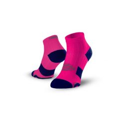 Bezszwowe skarpety do biegania MARATON Nessi Sportswear. Czerwone skarpety NESSI SPORTSWEAR, bez wzorów. Za 59.99 zł.