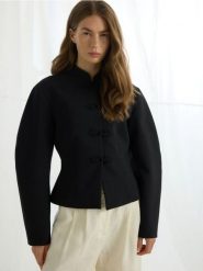 Marynarka z ozdobnymi guzikami - czarny. Czarne marynarki i żakiety Reserved, l, bez wzorów, z tkaniny. Za 299.99 zł.