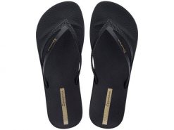 Klapki japonki damskie Ipanema Bossa Soft V. Czarne klapki Ipanema, bez wzorów, z materiału, bez obcasa. Za 89.99 zł.