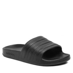 Klapki adidas. Czarne klapki Adidas, bez wzorów, bez obcasa. Za 79.99 zł.