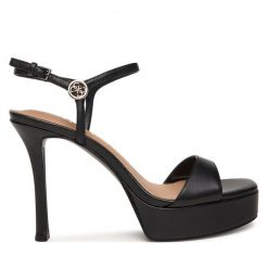 Sandały Guess. Czarne sandały Guess, z aplikacjami, bez obcasa, na szpilce, bez zapięcia. Za 719.99 zł.