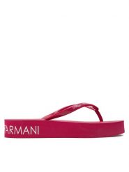 Emporio Armani Klapki XVQS07 XN118 00238 Różowy. Czerwone klapki Emporio Armani, bez wzorów, z tworzywa sztucznego, bez obcasa. Za 223.00 zł.