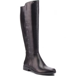 Oficerki CARINII - B4597 E50-000-PSK-C63. Czarne kozaki Carinii, z materiału, bez obcasa, bez zapięcia. W wyprzedaży za 409.00 zł.