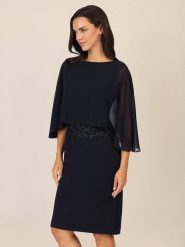 APART Sukienka w kolorze granatowym rozmiar: 40. Niebieskie sukienki Apart, bez wzorów, z koronki, bez kołnierzyka, bez ramiączek, midi. Za 252.94 zł.