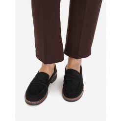 Lordsy JENNY. Czarne lordsy Jenny, bez wzorów, bez obcasa, bez zapięcia. Za 129.99 zł.