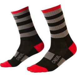 Skarpetki rowerowe O'Neal Performance Sock STRIPE V.22 black/gray/red. Czarne skarpety O'NEAL, bez wzorów. Za 49.00 zł.