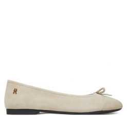 Baleriny Tommy Hilfiger. Brązowe baleriny TOMMY HILFIGER, bez wzorów, bez obcasa. Za 439.99 zł.