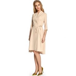 Sukienka na zakładkę s099. Brązowe sukienki Style, do pracy, s, bez wzorów, biznesowe, z asymetrycznym kołnierzem, bez ramiączek, asymetryczne. W wyprzedaży za 109.00 zł.