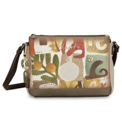 Brązowa Damska Torebka Anekke Z Laleczką. Brązowe listonoszki Anekke, z aplikacjami, biznesowe, zdobione, bez dodatków. Za 369.00 zł.