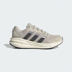 Kapcie ADIDAS ASTRASTAR Szary. Brązowe obuwie domowe Adidas, bez wzorów, z syntetyku, bez zapięcia. Za 299.00 zł.