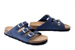 DR. BRINKMANN 701004-05 blau, klapki damskie. Niebieskie klapki Dr. Brinkmann, bez wzorów, ze skóry, bez obcasa. Za 229.42 zł.